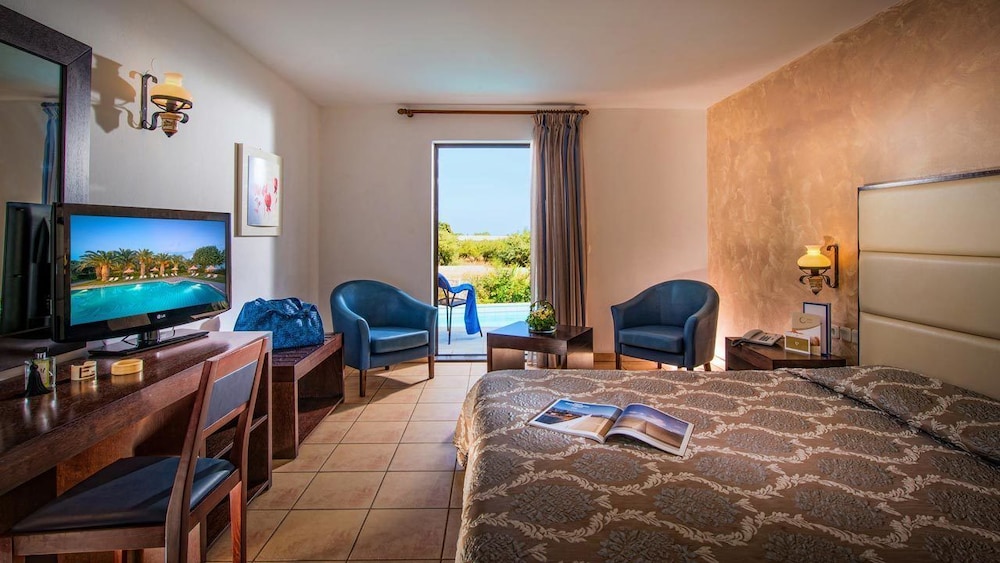 Hersonissos Maris — Hotel rooms in Hersonissos