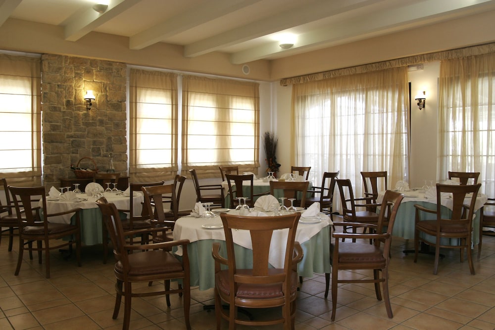 Hersonissos Maris — Restaurant & bars in Hersonissos