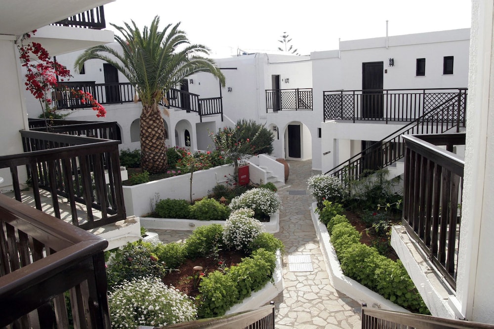 Hersonissos Maris — Hotel building in Hersonissos