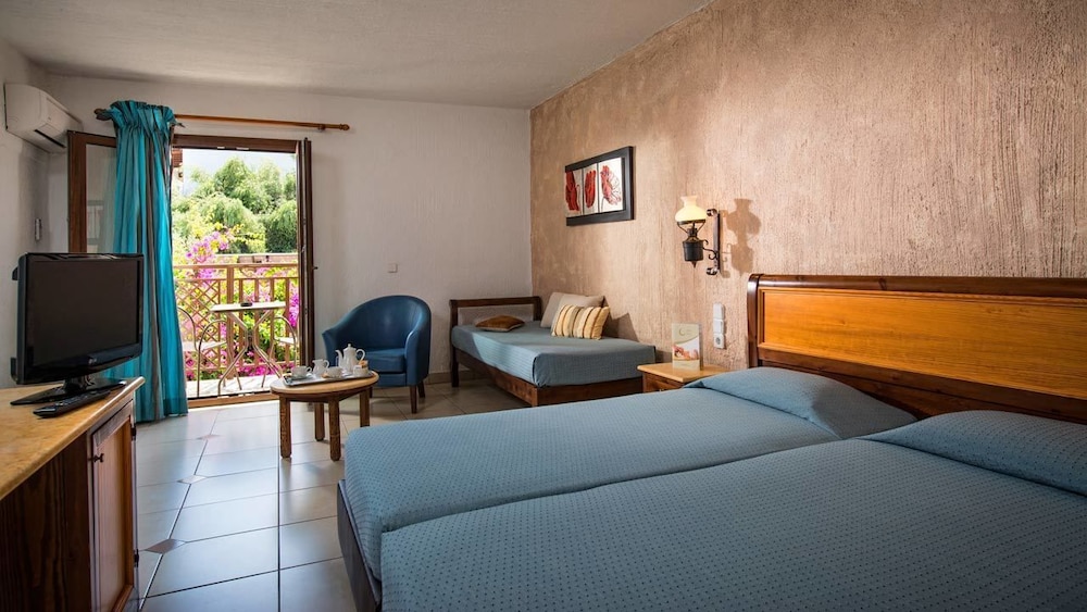 Hersonissos Maris — Hotel rooms in Hersonissos