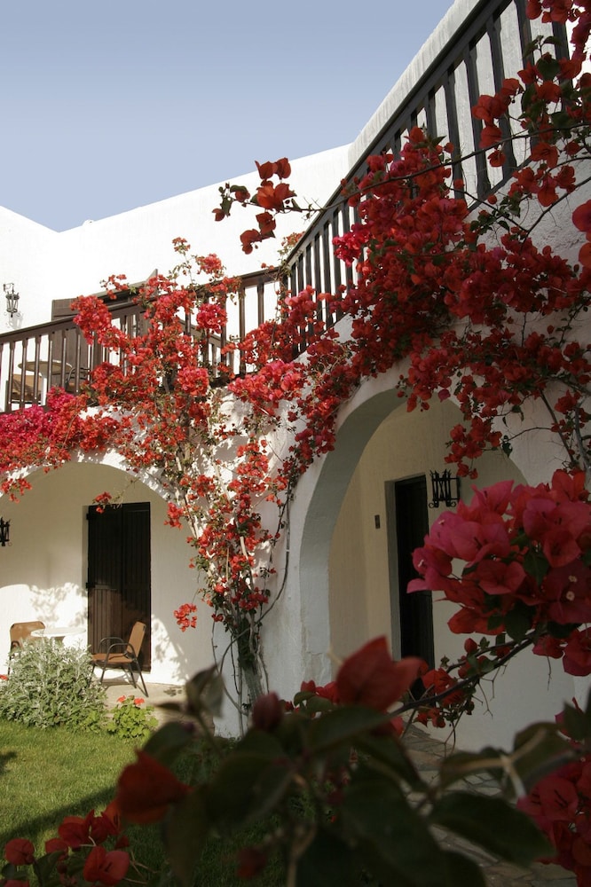 Hersonissos Maris — Hotel building in Hersonissos