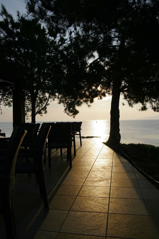 Hersonissos Maris — Restaurant & bars in Hersonissos