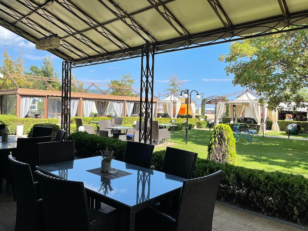 Hotel Palace — Restaurant in Sunny Beach, Burgas Region
