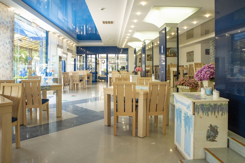 Hotel Palace — Restaurant in Sunny Beach, Burgas Region