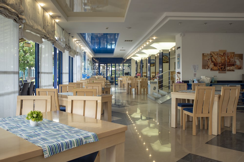 Hotel Palace — Restaurant in Sunny Beach, Burgas Region