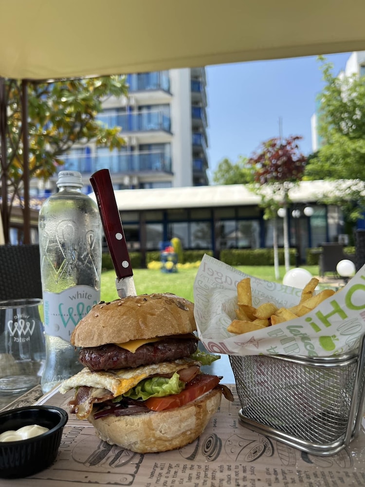 Hotel Palace — Restaurant in Sunny Beach, Burgas Region