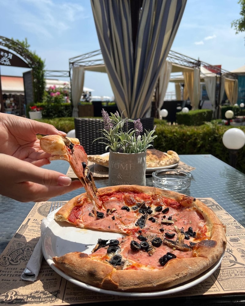 Hotel Palace — Restaurant in Sunny Beach, Burgas Region