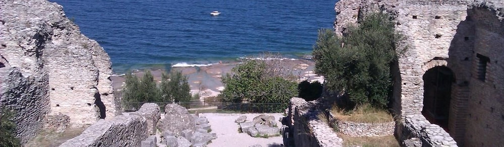 Hotel Alfieri — Beach in Sirmione, Lombardy