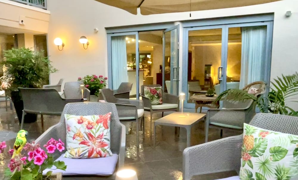Hotel Alfieri — Restaurant & bars in Sirmione, Lombardy