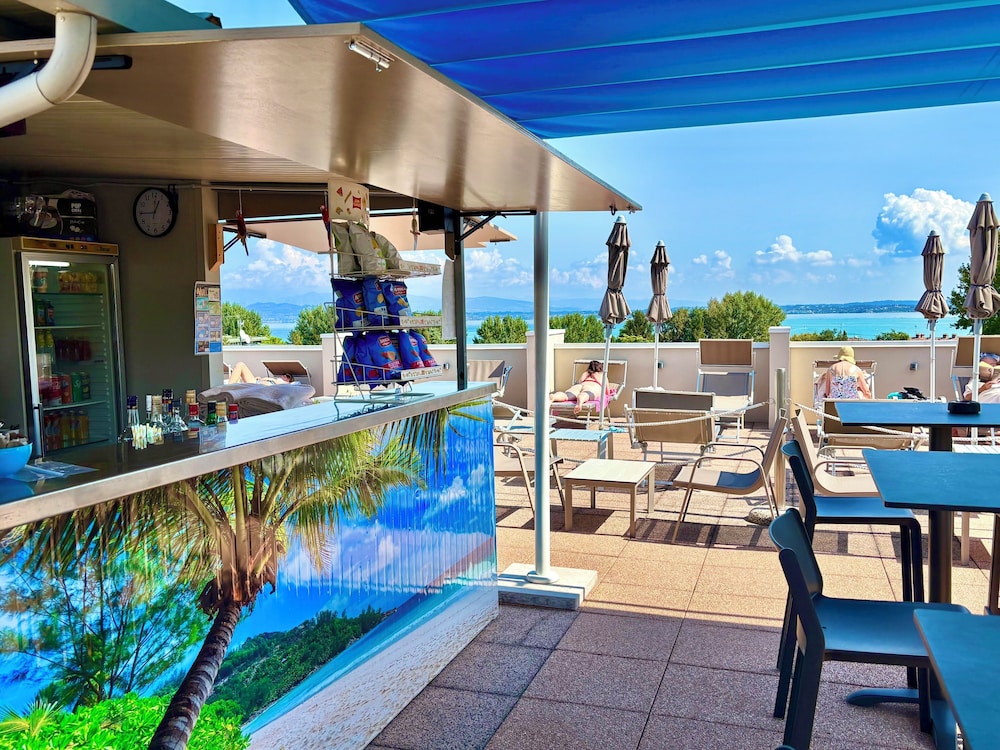 Hotel Alfieri — Restaurant & bars in Sirmione, Lombardy