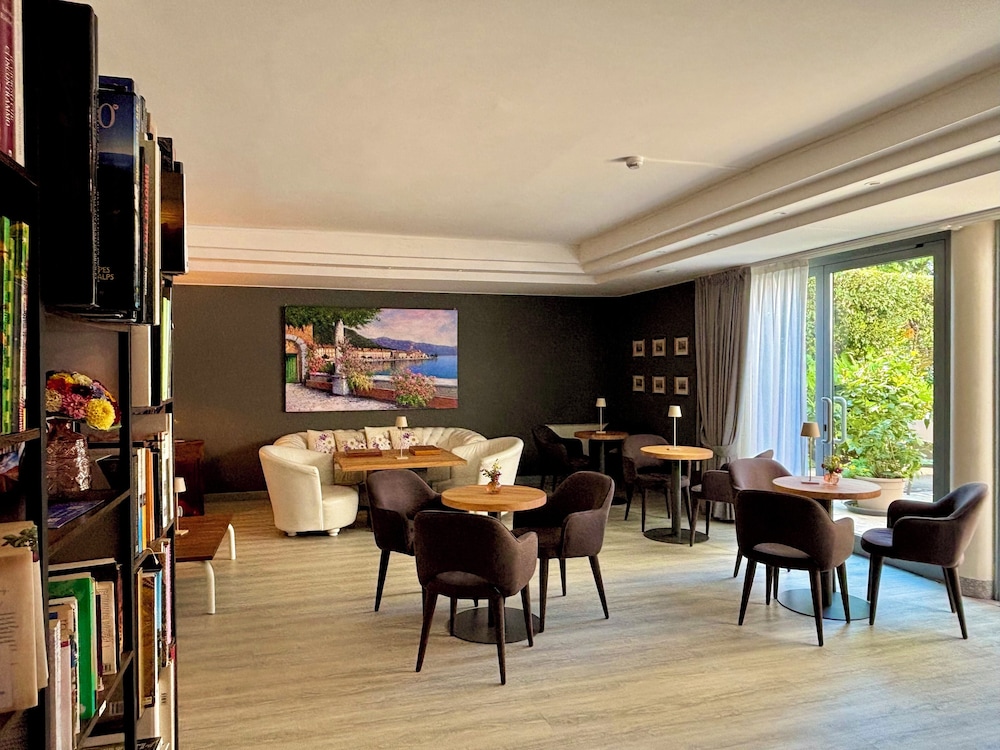 Hotel Alfieri — Restaurant & bars in Sirmione, Lombardy