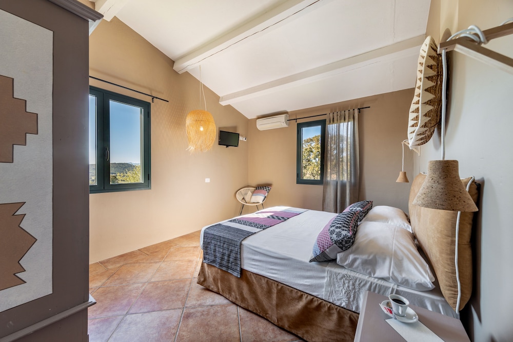 Hotel Glamping Borgo di Campagna — Hotel rooms in Loiri Porto San Paolo, Sardinia