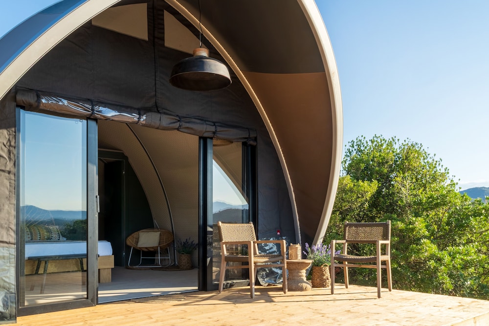 Hotel Glamping Borgo di Campagna — Hotel rooms in Loiri Porto San Paolo, Sardinia