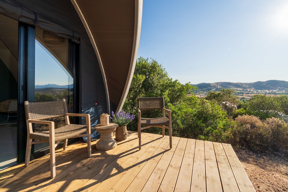 Hotel Glamping Borgo di Campagna — Hotel rooms in Loiri Porto San Paolo, Sardinia