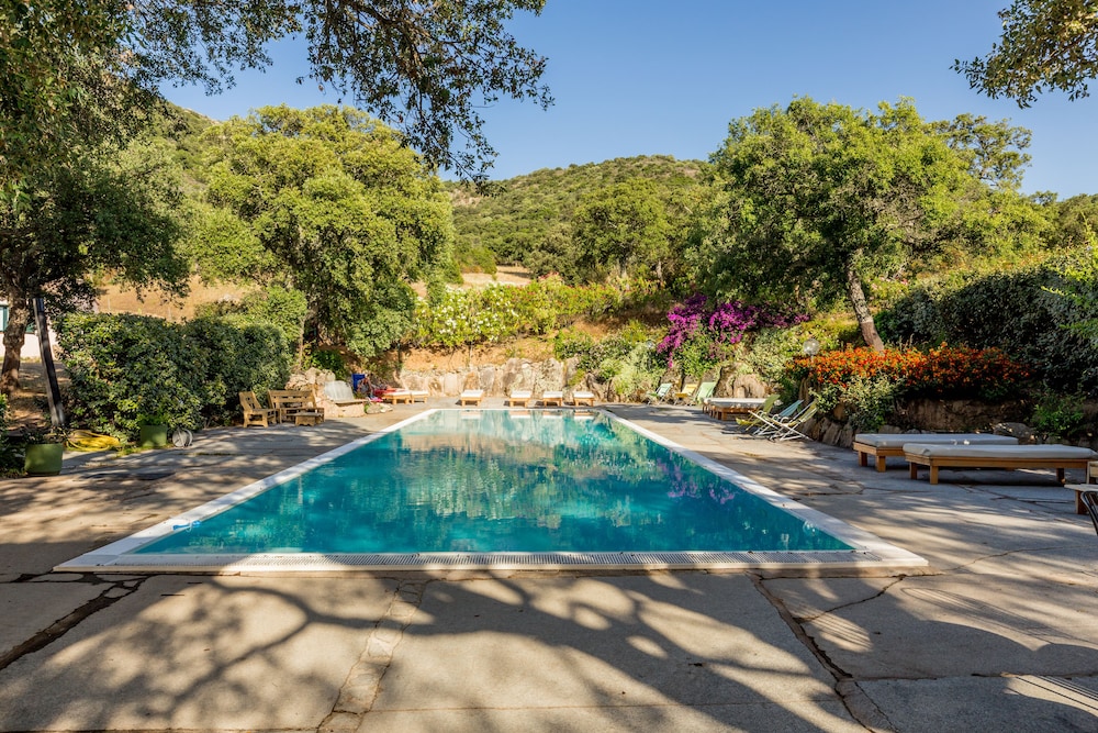 Hotel Glamping Borgo di Campagna — Swimming pool in Loiri Porto San Paolo, Sardinia