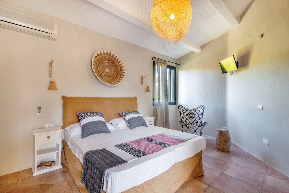 Hotel Glamping Borgo di Campagna — Hotel rooms in Loiri Porto San Paolo, Sardinia