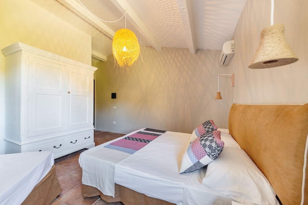 Hotel Glamping Borgo di Campagna — Hotel rooms in Loiri Porto San Paolo, Sardinia