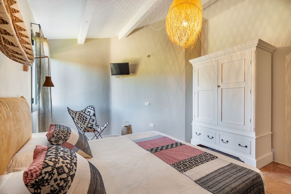 Hotel Glamping Borgo di Campagna — Hotel rooms in Loiri Porto San Paolo, Sardinia