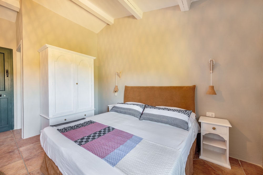 Hotel Glamping Borgo di Campagna — Hotel rooms in Loiri Porto San Paolo, Sardinia
