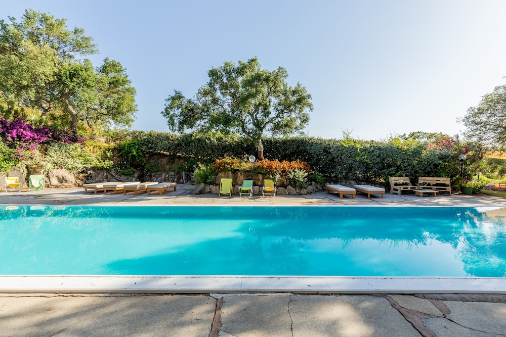 Hotel Glamping Borgo di Campagna — Swimming pool in Loiri Porto San Paolo, Sardinia
