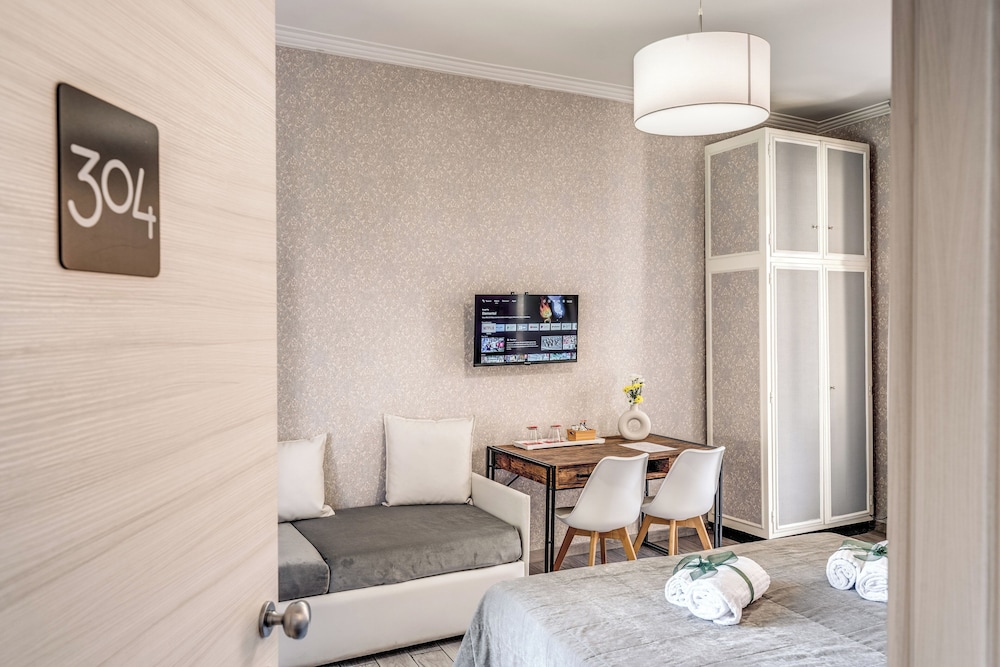 Marta Inn — Hotel rooms in Rome, Lazio