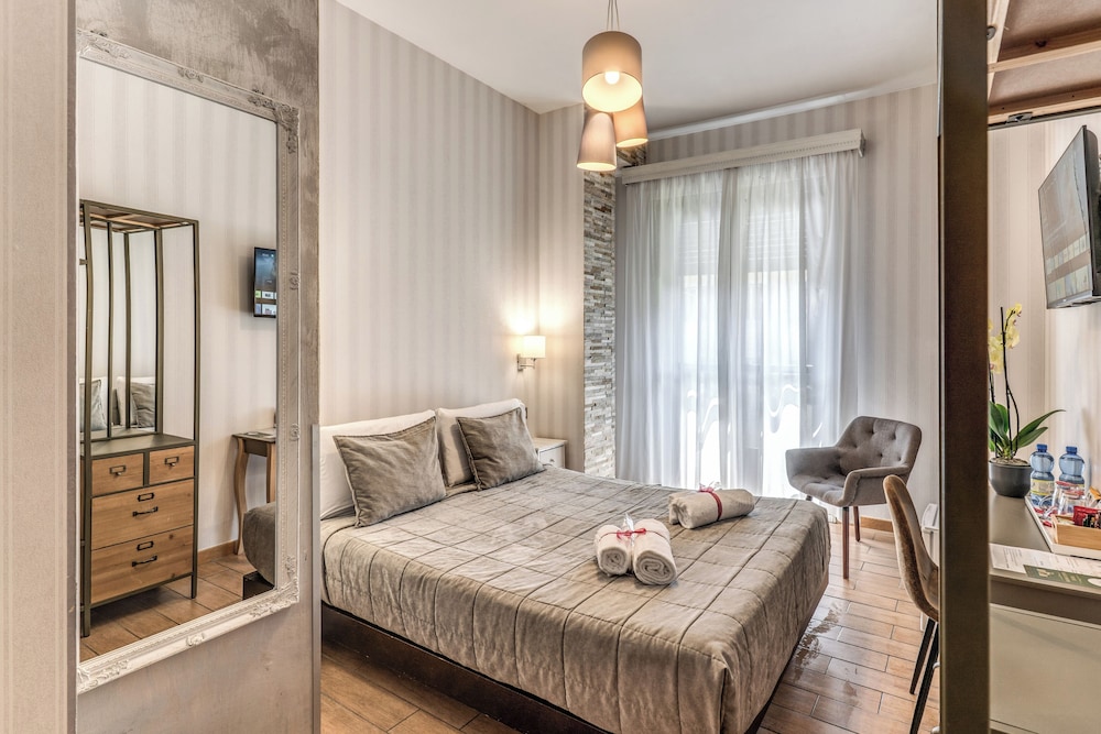 Marta Inn — Hotel rooms in Rome, Lazio