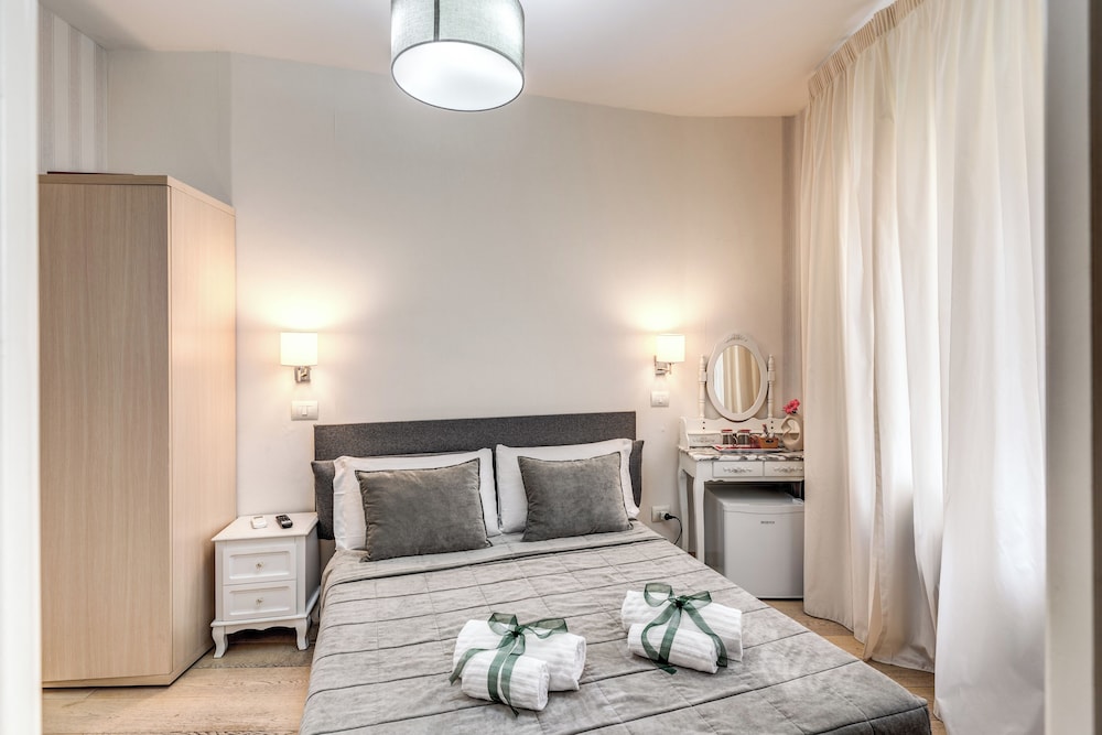 Marta Inn — Hotel rooms in Rome, Lazio
