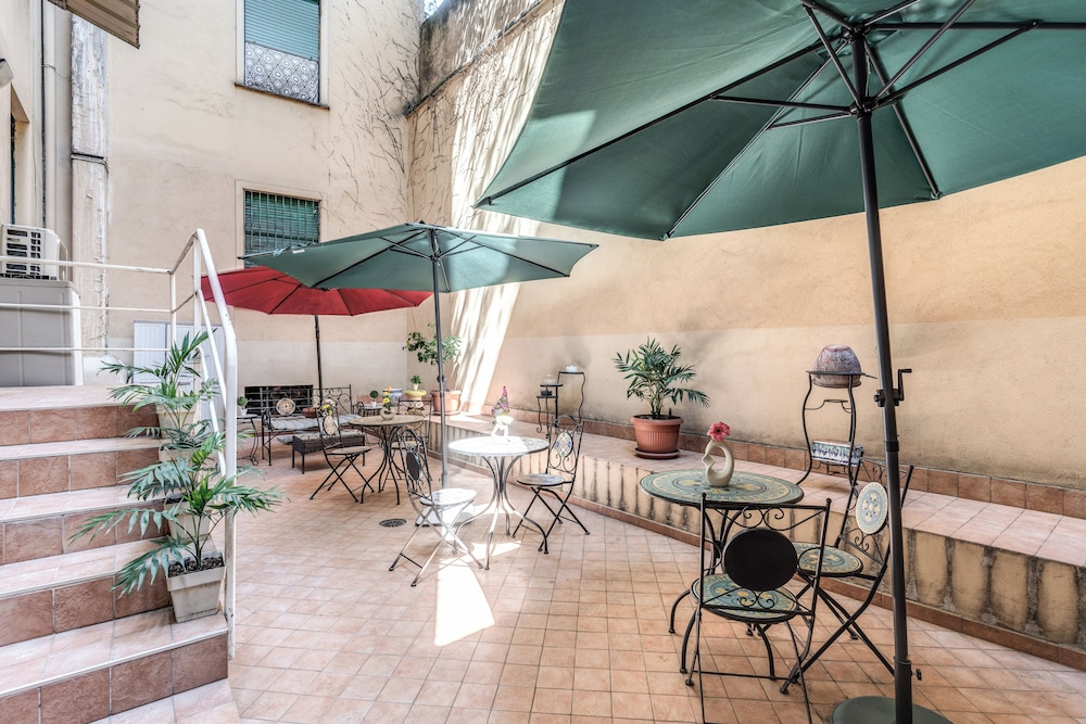 Marta Inn — Restaurant & bars in Rome, Lazio