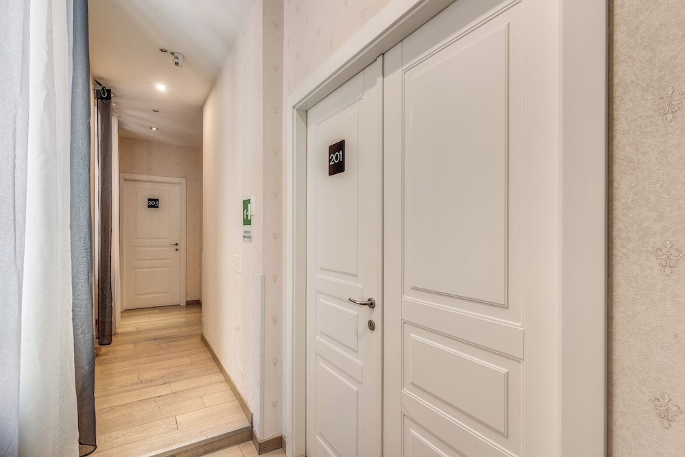 Marta Inn — Hotel building in Rome, Lazio