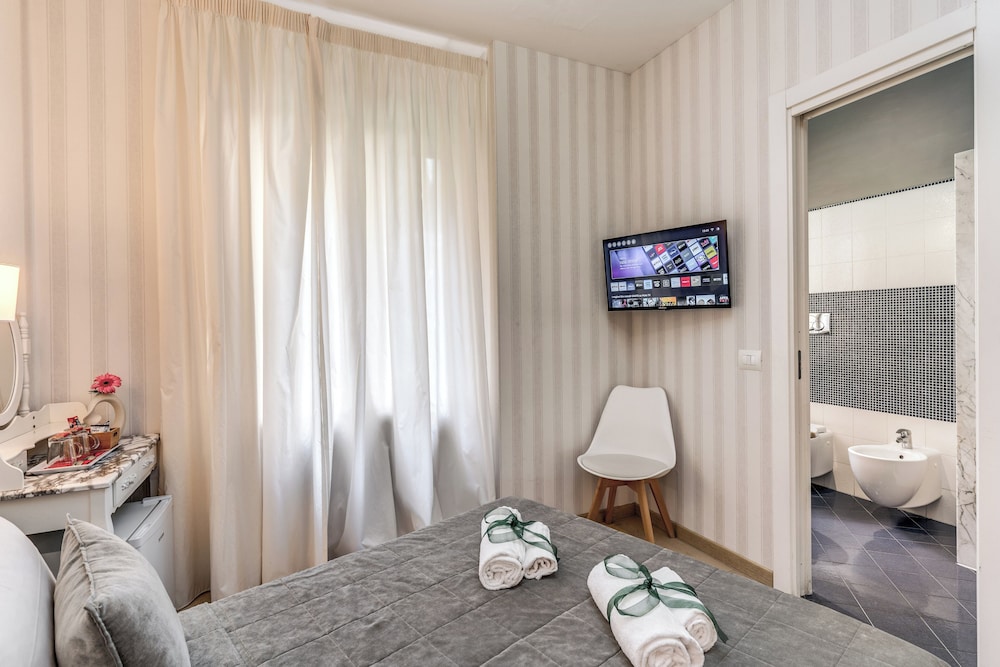 Marta Inn — Hotel rooms in Rome, Lazio