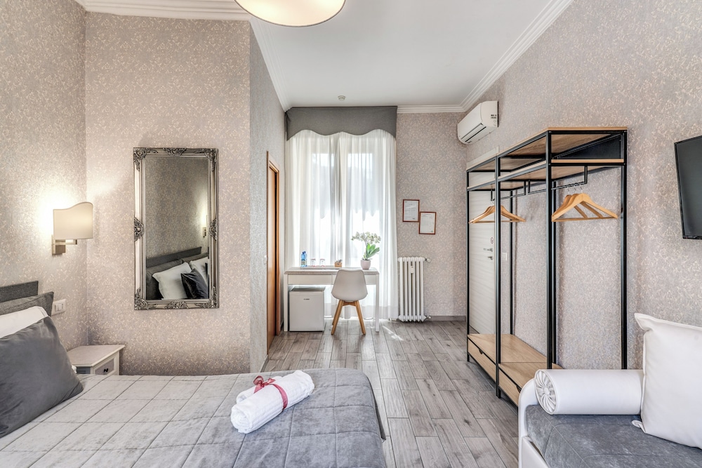 Marta Inn — Hotel rooms in Rome, Lazio