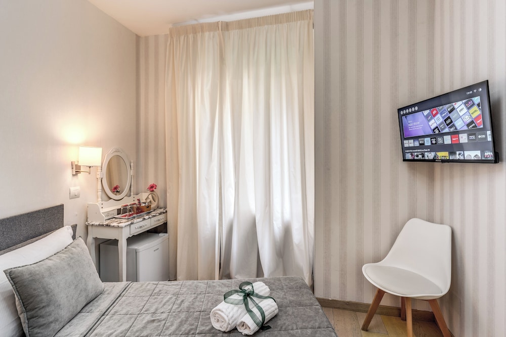 Marta Inn — Hotel rooms in Rome, Lazio