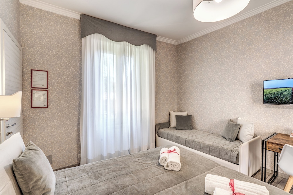 Marta Inn — Hotel rooms in Rome, Lazio