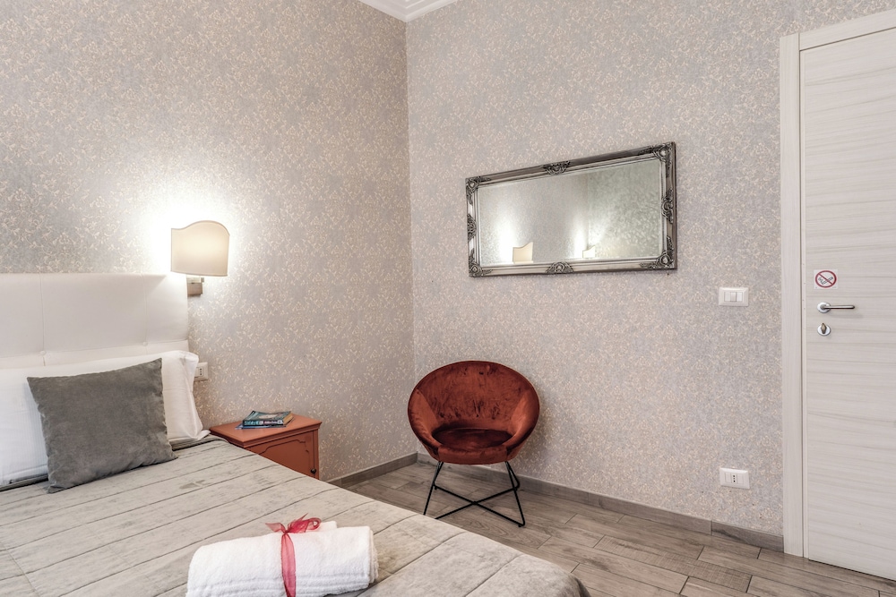 Marta Inn — Hotel rooms in Rome, Lazio