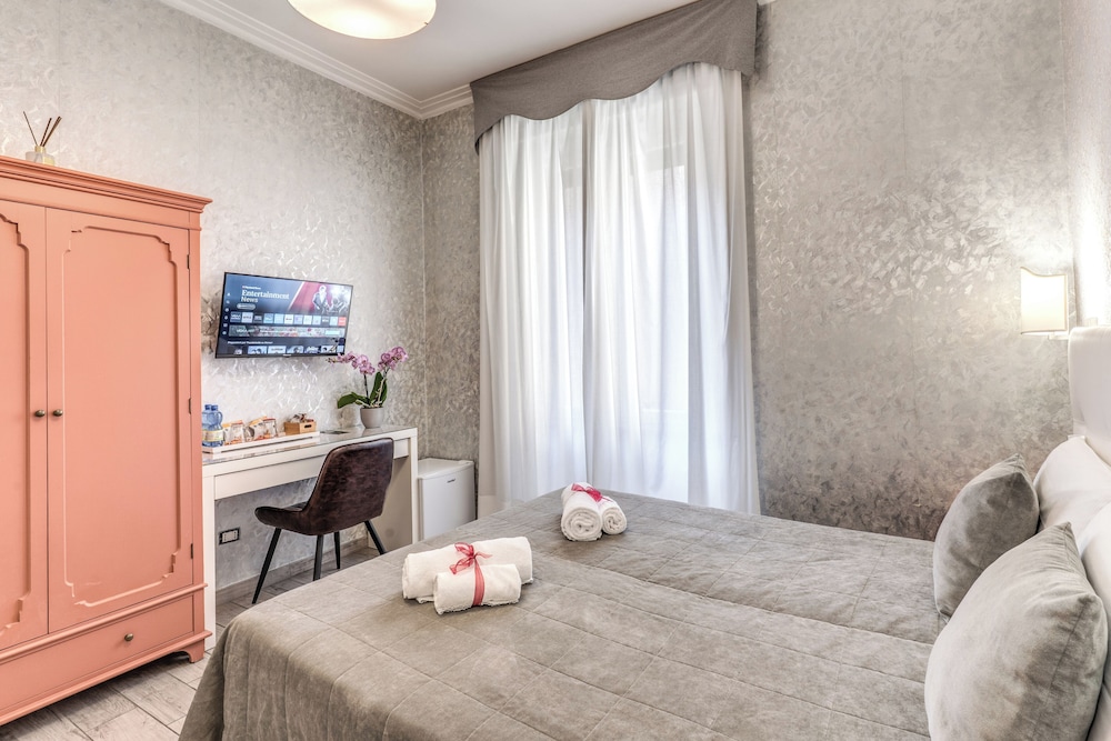 Marta Inn — Hotel rooms in Rome, Lazio
