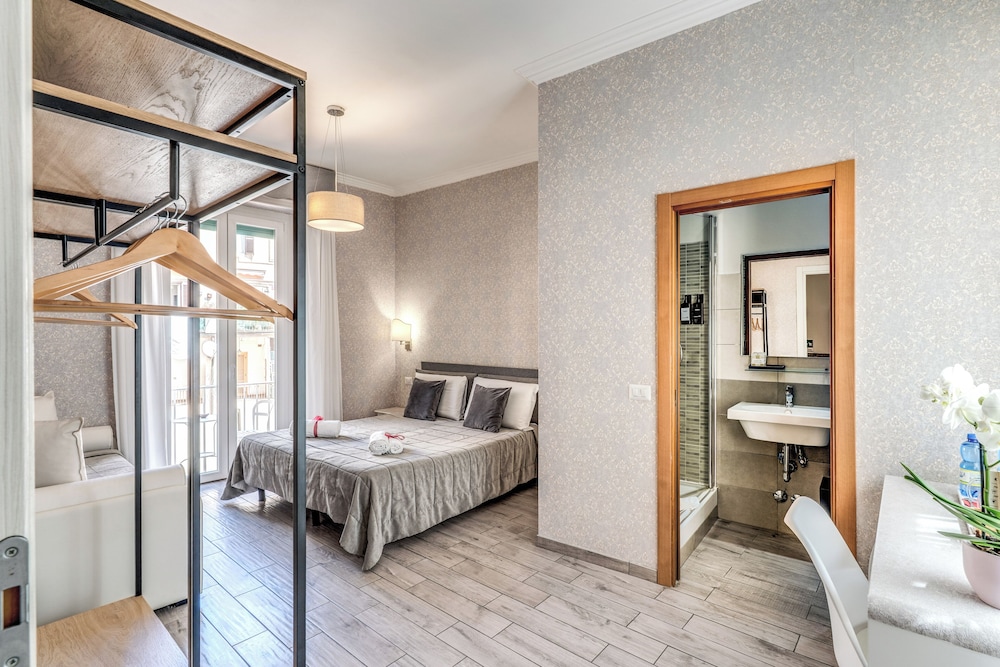Marta Inn — Hotel rooms in Rome, Lazio