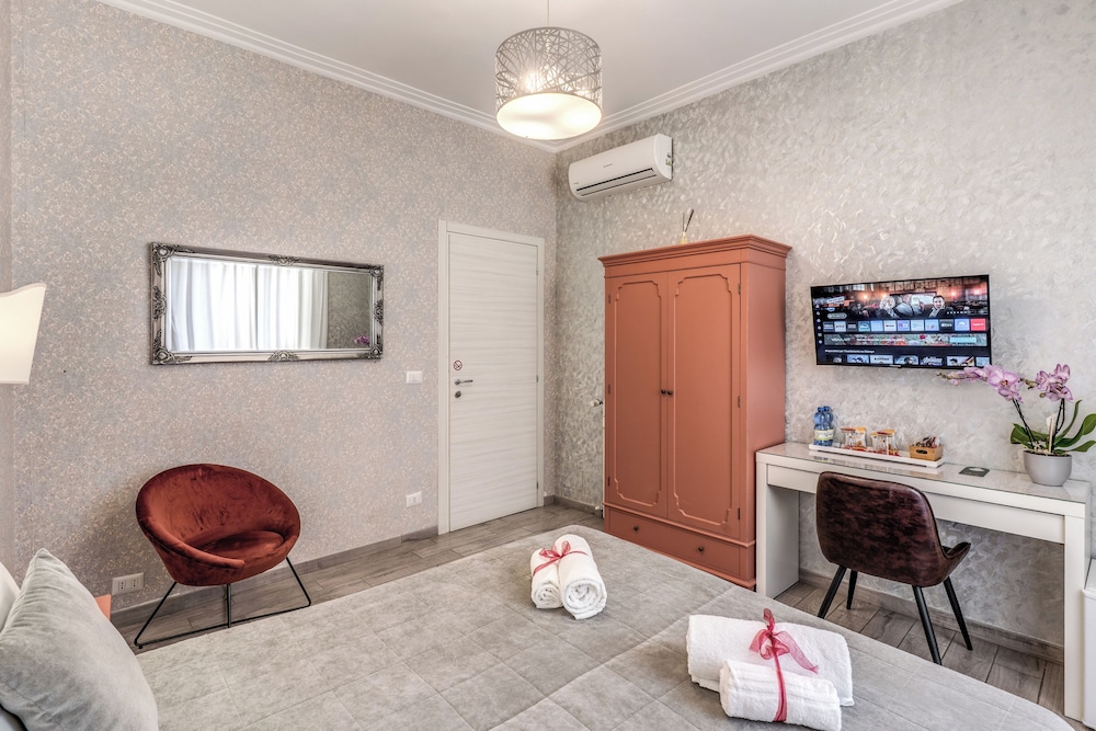 Marta Inn — Hotel rooms in Rome, Lazio