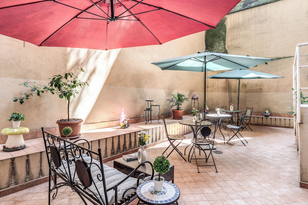 Marta Inn — Restaurant & bars in Rome, Lazio