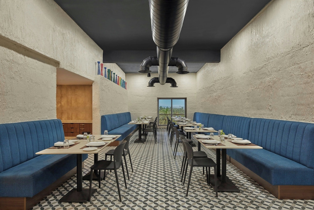The Fern Habitat Goa, Candolim, Series by Marriott — Restaurant & bars in Candolim, Goa