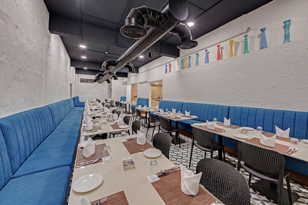 The Fern Habitat Goa, Candolim, Series by Marriott — Restaurant & bars in Candolim, Goa