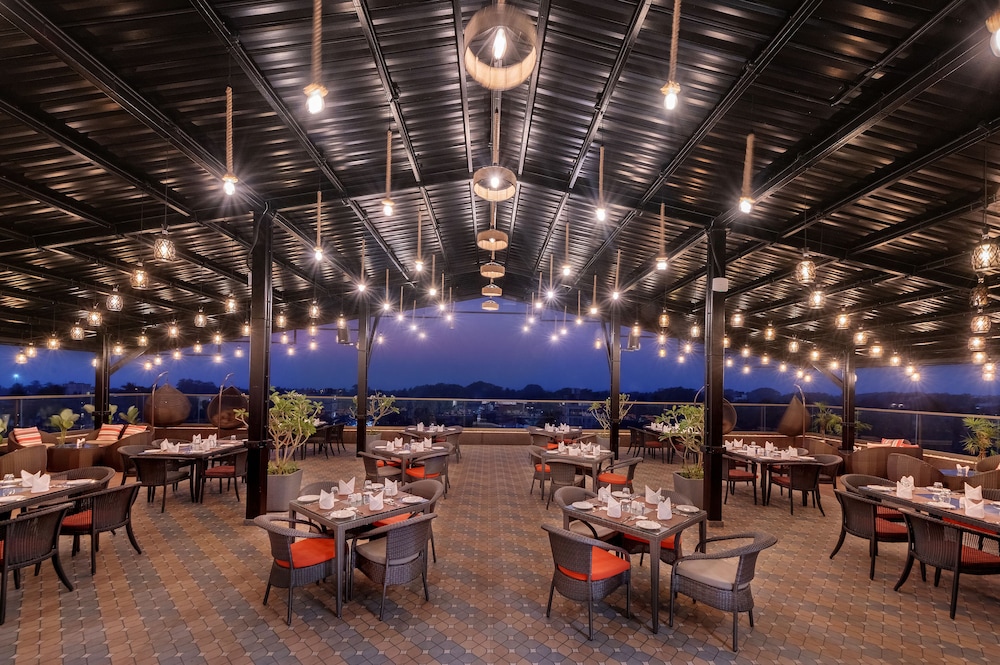 The Fern Habitat Goa, Candolim, Series by Marriott — Restaurant & bars in Candolim, Goa