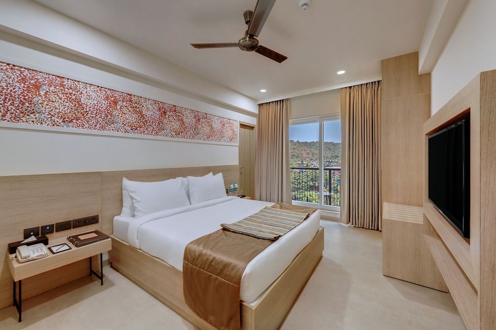 The Fern Habitat Goa, Candolim, Series by Marriott — Hotel rooms in Candolim, Goa