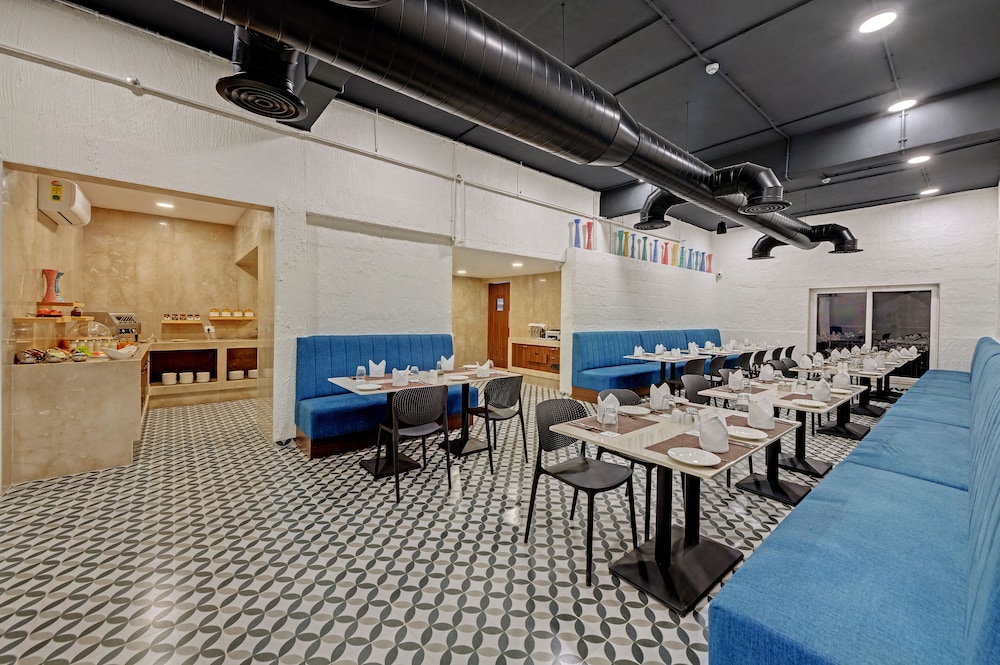 The Fern Habitat Goa, Candolim, Series by Marriott — Restaurant & bars in Candolim, Goa