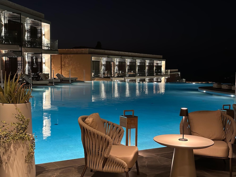 King Jason Zante – Designed for Adults — Swimming pool in Tsilivi, Ionian Islands