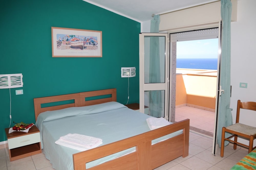 Hotel Residence La Baia — Hotel rooms in Castelsardo, Sardinia