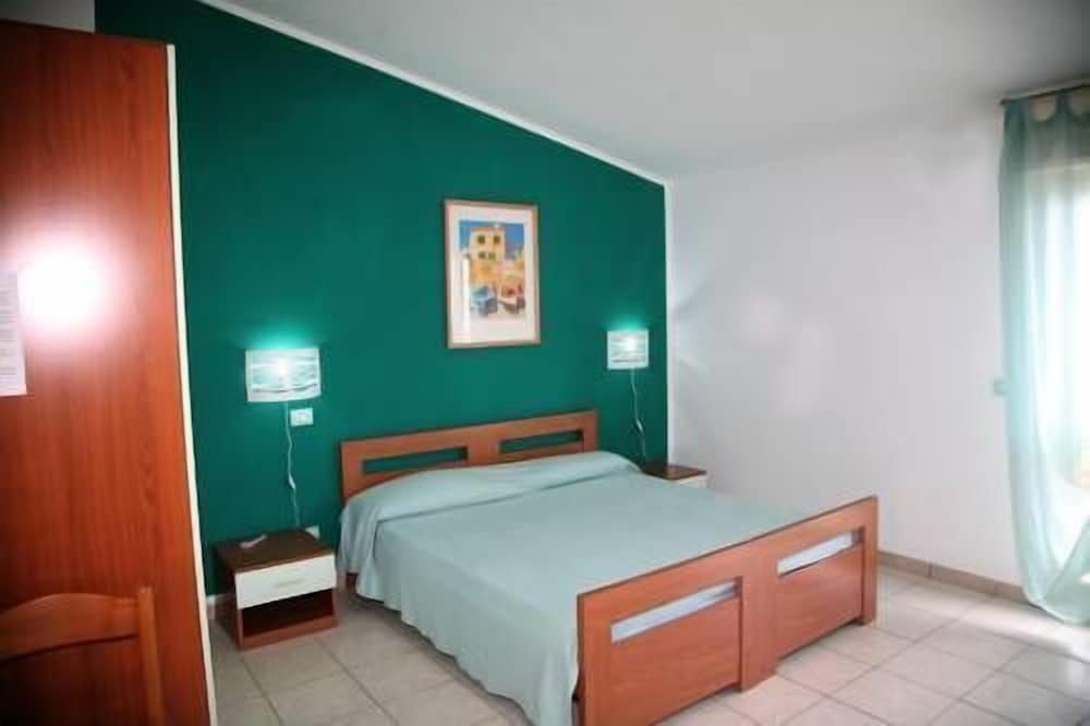 Hotel Residence La Baia — Hotel rooms in Castelsardo, Sardinia