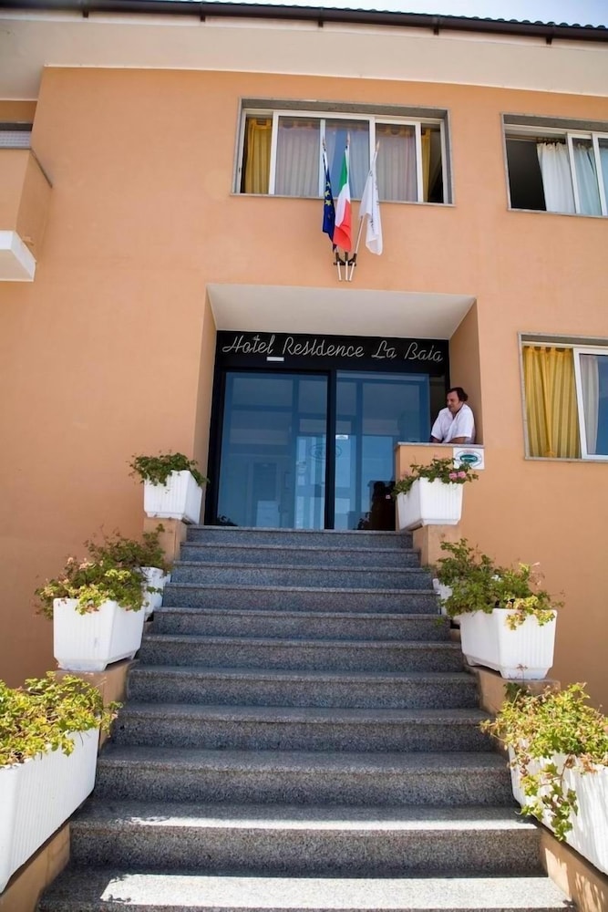 Hotel Residence La Baia — Hotel building in Castelsardo, Sardinia
