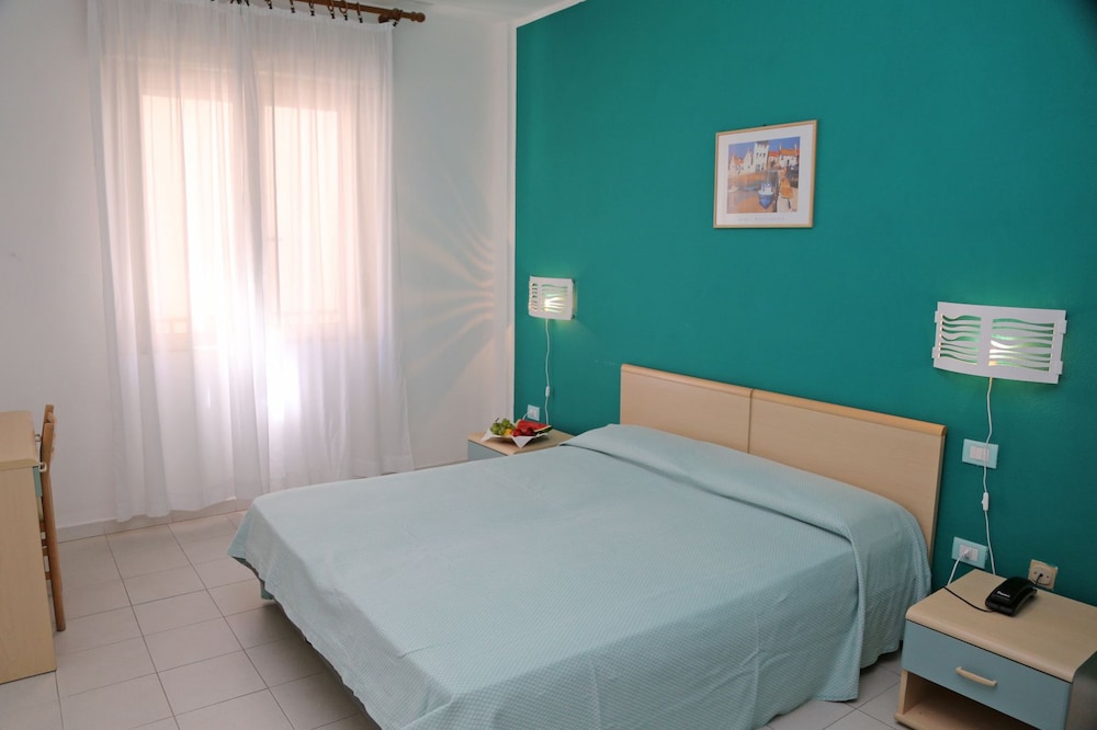 Hotel Residence La Baia — Hotel rooms in Castelsardo, Sardinia