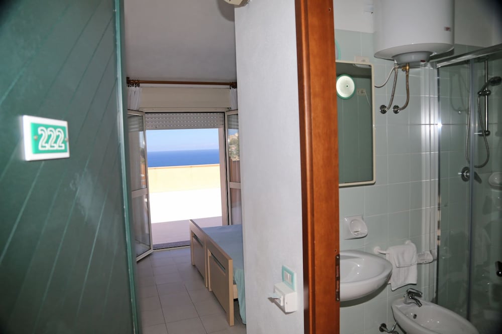 Hotel Residence La Baia — Hotel rooms in Castelsardo, Sardinia