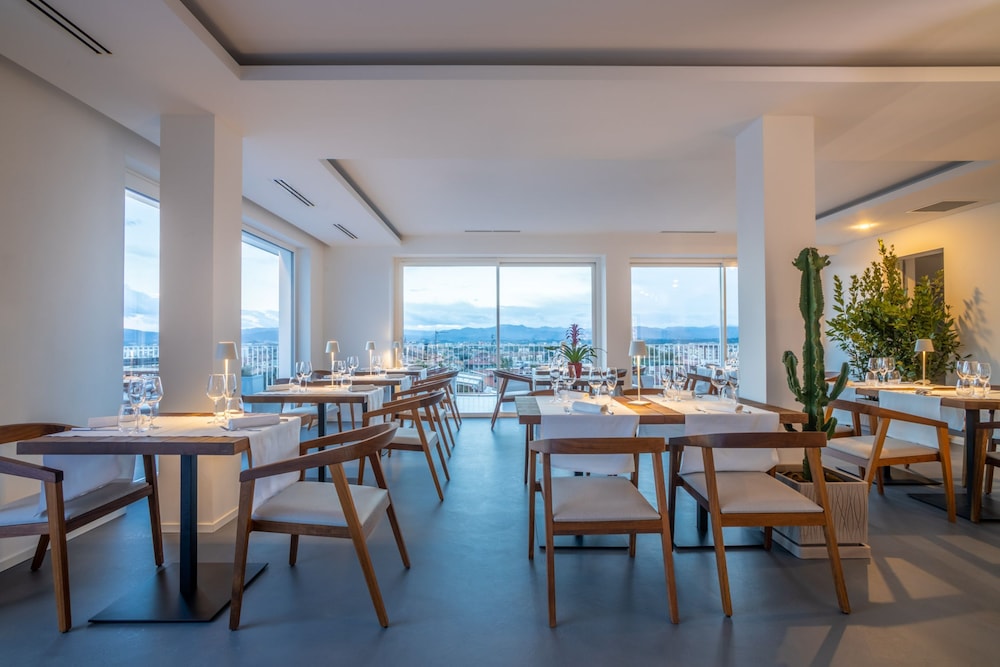 Felix Hotels - Hotel Felix Olbia — Restaurant & bars in Olbia, Sardinia